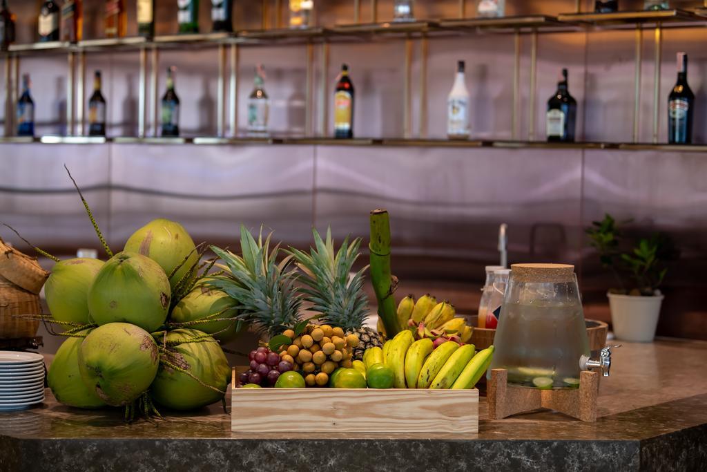Jasmine 59 Hotel Bangkok Kültér fotó Fruit at a bar